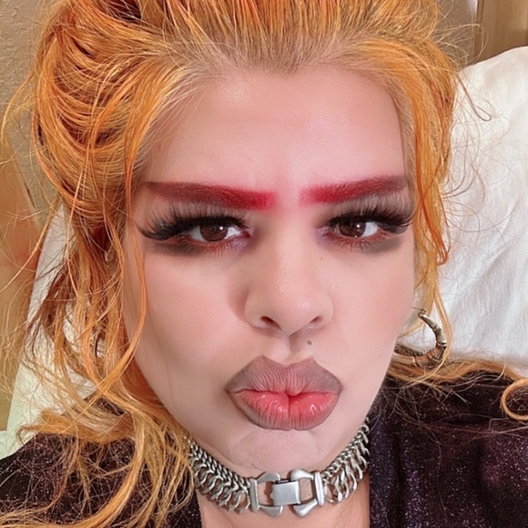 Meet your Posher, Veronica - Picture 6 of 6